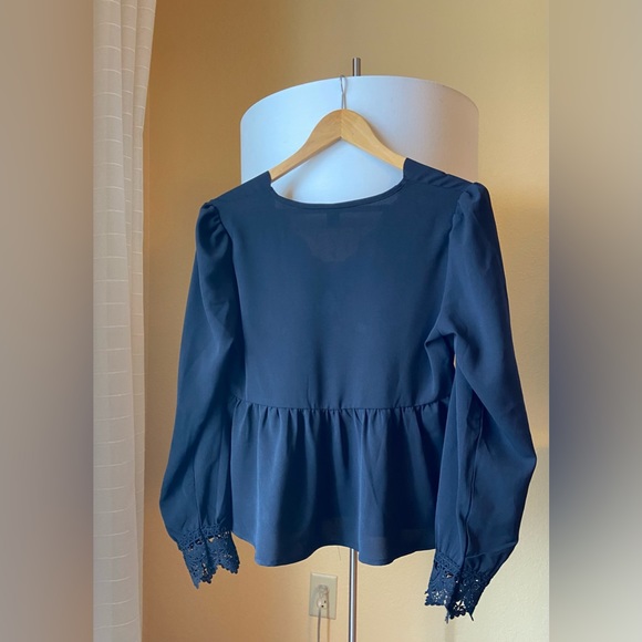 SHEIN Frenchy Guipure Lace cuff-Scallop Neck -Lantern Sleeve Blouse size M - Picture 4 of 5